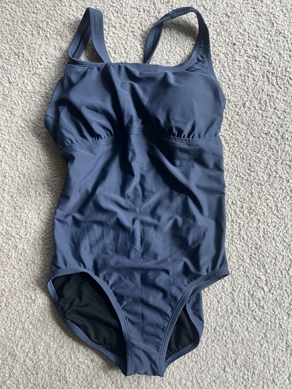 Ladies Nike One Piece Midnight Blue Swim Suit Size M EUC worn once