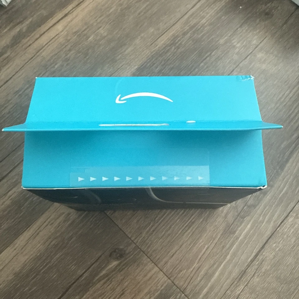 Amazon Echo Auto (2ª Gen, Lanzamiento 2022) ¡Nuevo! Foto 2 de 4