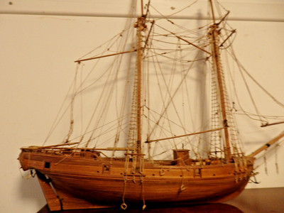 Modelschiff Holz Reparaturobjekt L:72cm T:15cm H:65cm Takelage unbefestigt