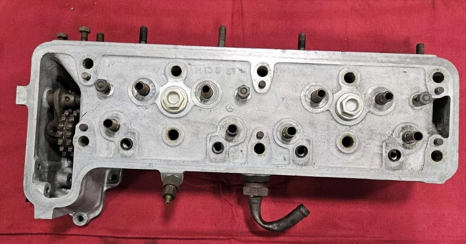 Culata mercedes-benz 190 sl 190sl 121 010 25 20 Foto 2 de 2