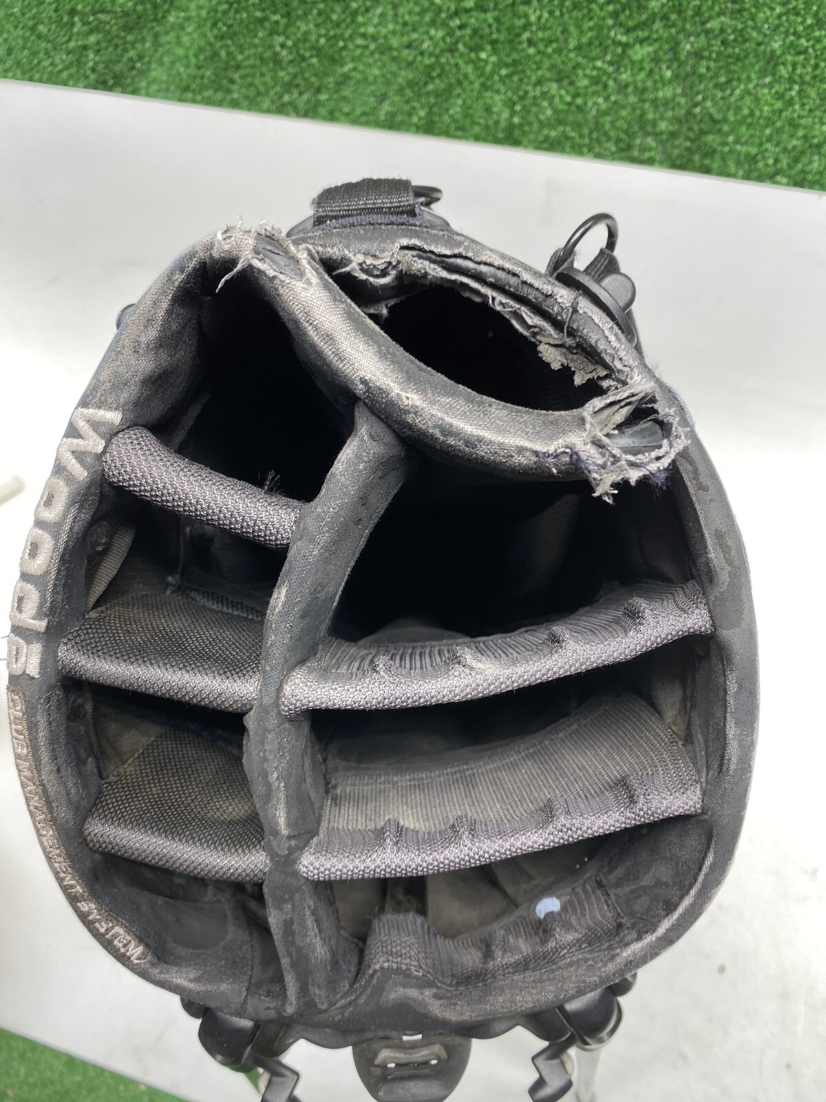 Ogio WoodE EXO Dual Strap Black Stand Golf Bag w Zipperless Ball Pocket