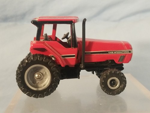 ERTL 1/64 Magnum Case International 7150 Farm Show Edition 1992 Tractor - Picture 3 of 6