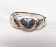 VINTAGE STUNNING STERLING SILVER HEARTS RING  SIZE 5.5