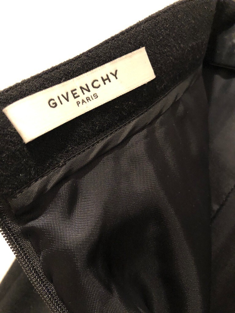 Authentic Givenchy Black Wool Ruffled Hem Skirt F… - image 4