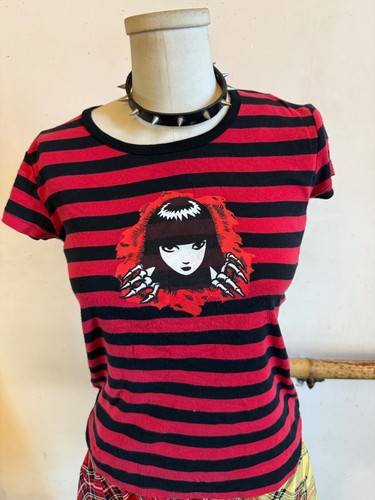 Vintage Emily The Strange Mall Goth Y2K Red And Black Striped Emo Punk T-Shirt - Picture 2 of 9