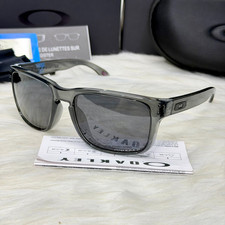 New Oakley Holbrook Sunglasses Grey Smoke Frame Polarized Black Lens UV400