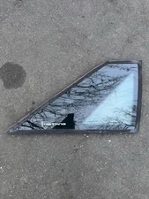 87-93 Ford Mustang Quarter Window Glass PASSENGER Side HATCHBACK OEM Carlite GT