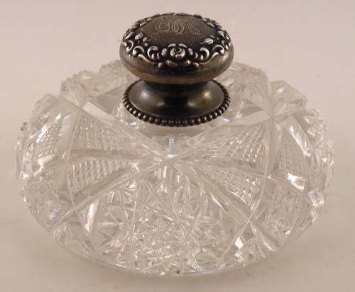 Antiker Briefbeschwerer aus geschliffenem Kristallglas gepunzt Wilcox Sterlingsilber Griff