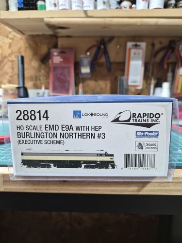 Rapido HO - 28814 - Burlington Northern (Esquema Ejecutivo) E9A con DCC/Sonido | Condition: New