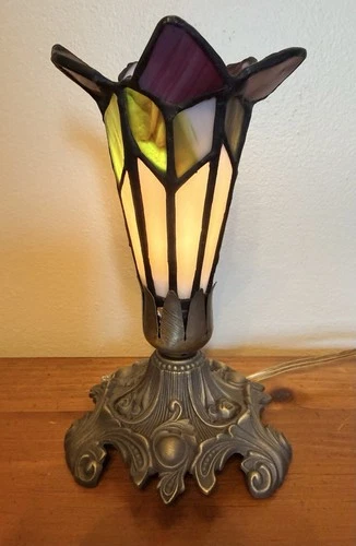 Vintage Pond Lily Stained Glass Accent Lamp - Tiffany Style 6 1/2” tall