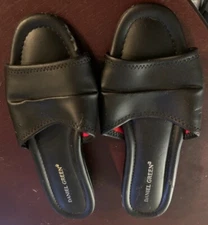 Vintage Comfy Daniel Green Size 7 Black Slippers Slides Slip On