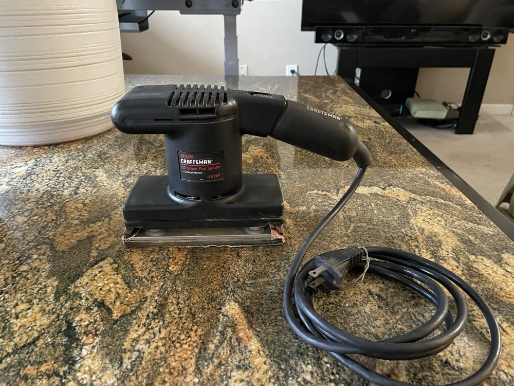 BLACK & DECKER Heavy Duty 7448 1/3 Sheet Finishing Sander Lightly Used  