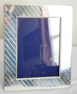 Argente Silver Plated Picture Frame With Lines As Design For Border