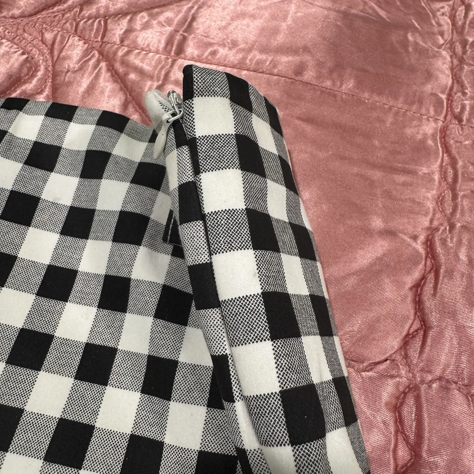 Pantalones Cortos Alythea Gingham Cuadros Blanco y Negro Tiro Alto Talla Mediana De Colección Foto 4 de 4