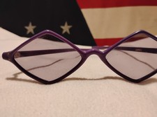 VINTAGE PLASTIC DIAMOND PURPLE FRAMES  LENSES SUNGLASSES RARE 1960s ROCK SHADES