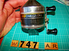 W0747 AR MADE IN USA ZEBCO OMEGA ONE USA SPINCAST FISHING REEL