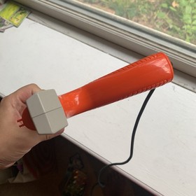 NINTENDO NES ZAPPER LIGHT GUN CONTROLLER ORANGE OFFICIAL OEM NES-005