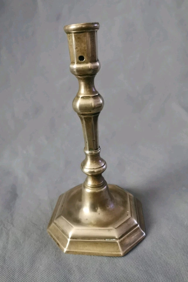 Bougeoir chandelier balustre en laiton/bronze 18 ème siècle - Photo 3/4