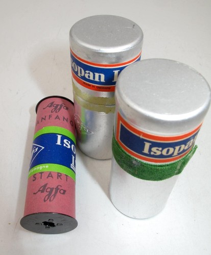 *WOW* 2 ROLLS OF AGFA ISOPAN ISS 620 B&W FILM IN METAL TINS-UNKNOWN EXP. DATE - Picture 3 of 6