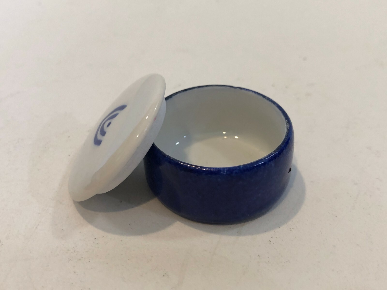 Vintage Rare Spanish Pintado a Mano Cepsa 2 Small Dish & 3 Covered Boxes