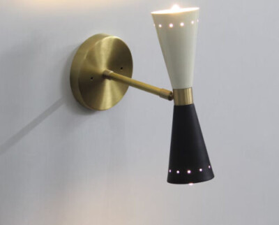 Elegante Mid Century Wandlampe Handarbeit Modern Messing mit 2 Lichtern