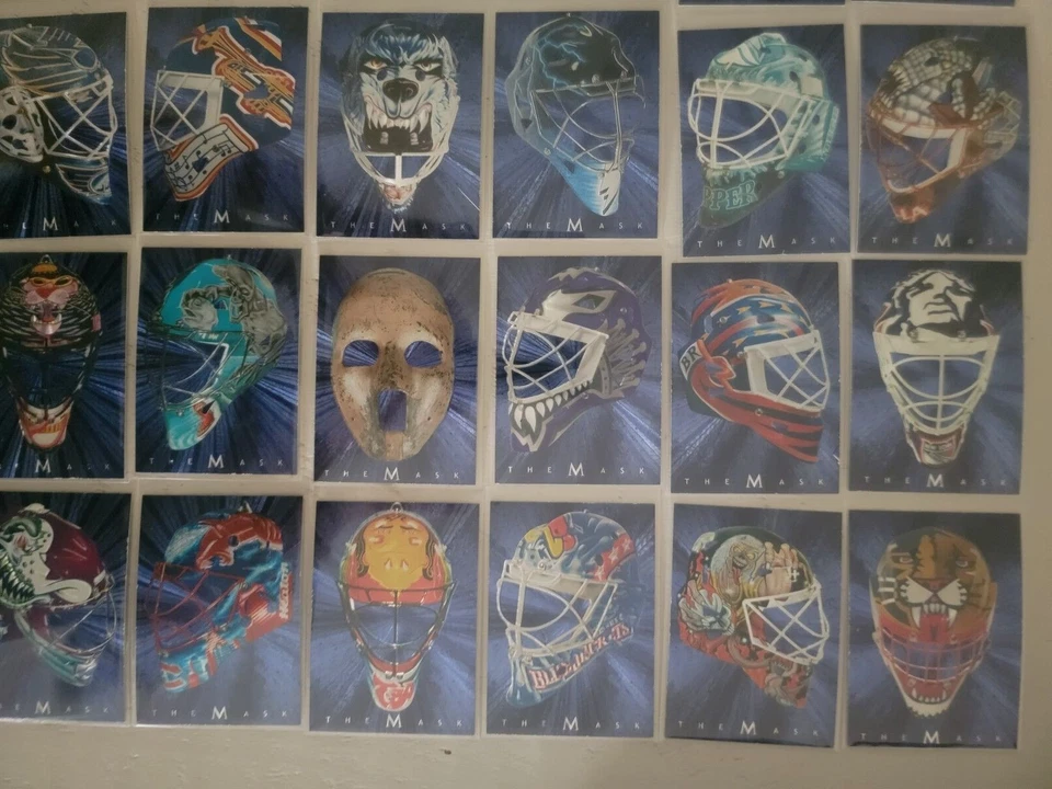 2001-02 In The Game BAP Between The Pipes Hockey "The Mask" Juego de 40 tarjetas insertadas Foto 2 de 4