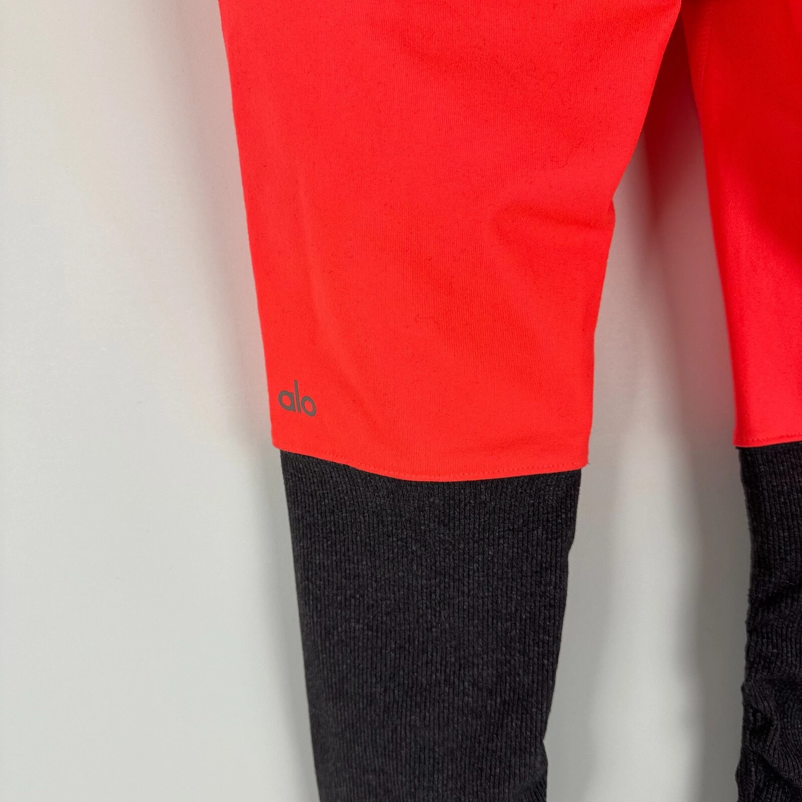 alo-yoga ribbed goddess neon gray leggings