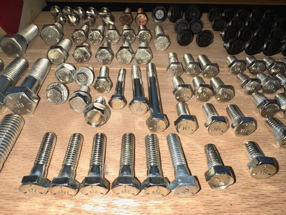 Cosechadora Internacional (Farmall) Pernos Originales Restaurados y NOS - Años 60 y 70 Foto 4 de 4