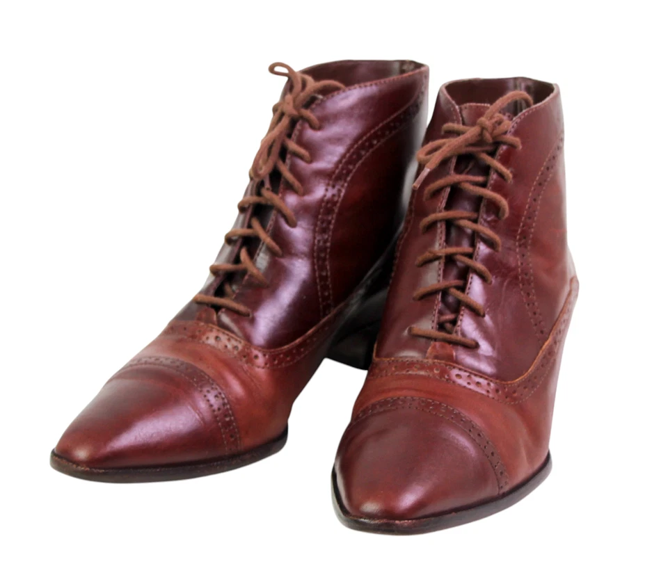 Amanda Smith BOTAS DE TORNOZELO MARROM COURO REAL SALTO BAIXO PONTIAGUDAS COM CADARÇO Tamanho 9M - Imagem 2 de 4