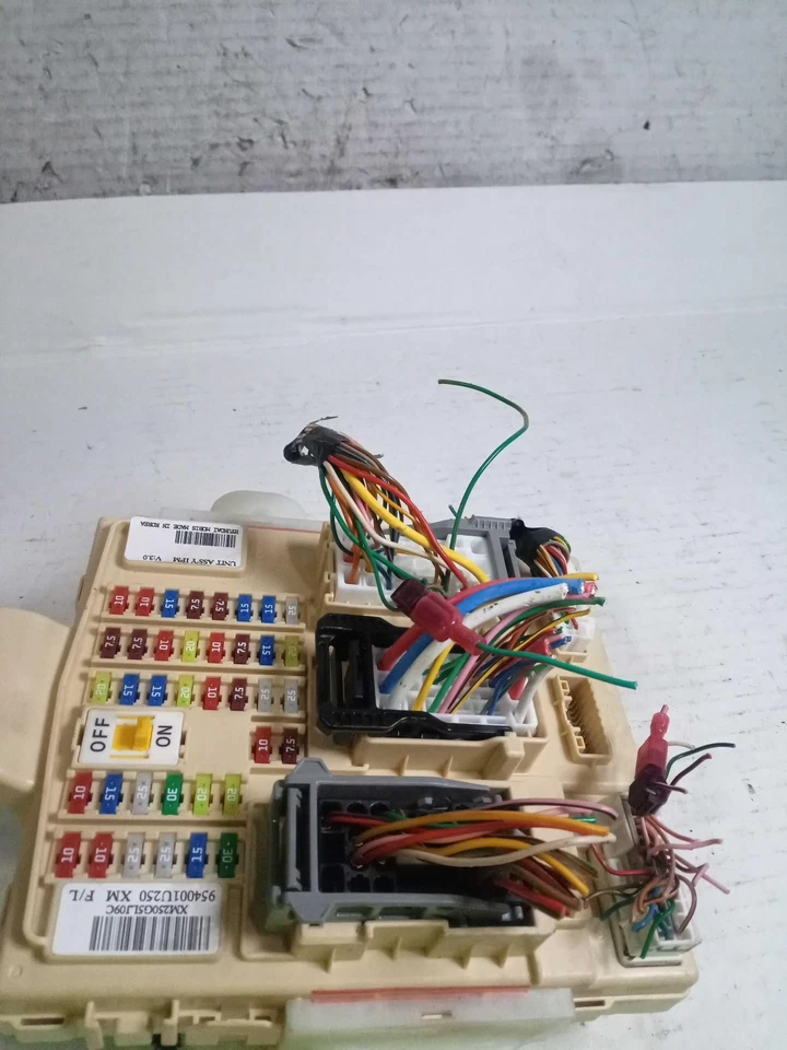 2015 KIA SORENTO Ignition Control Module OEM 954001U230 3.3L Used 108k Miles Foto 2 de 4