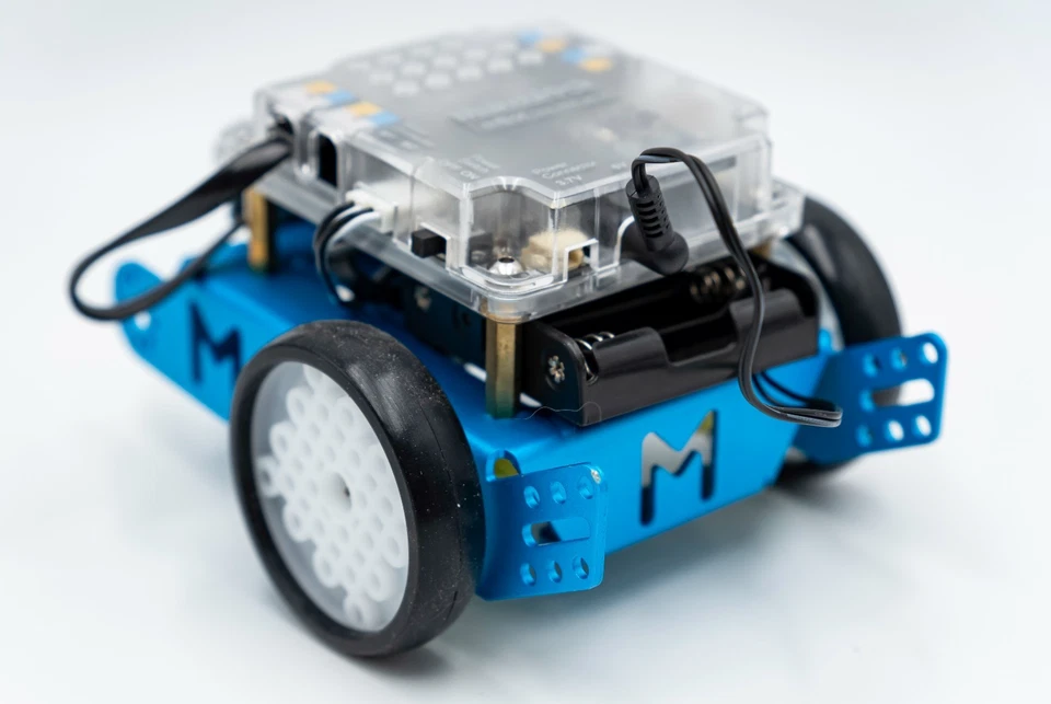 Makeblock mBot Creative DIY Arduino Educational Robot Starter Kit Bluetooth Toy  - Image 4 of 4