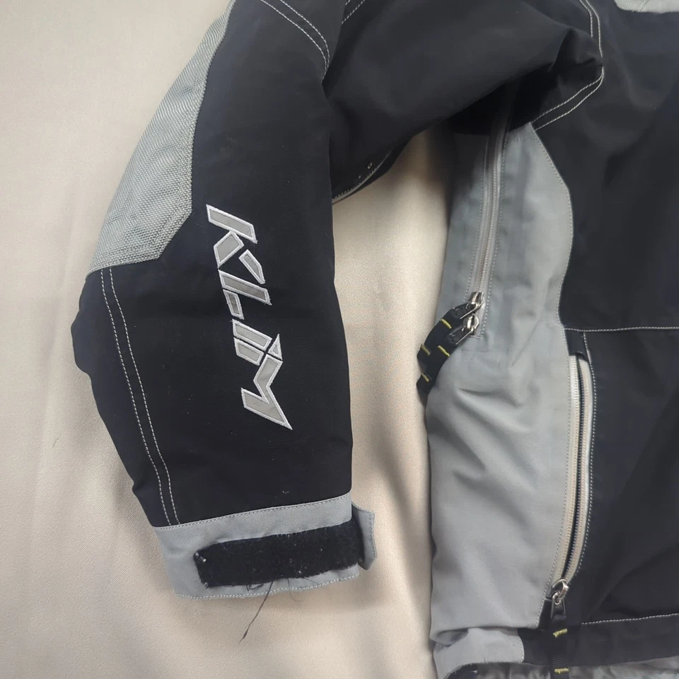Klim Goretex Snowmobile Jacket- Men’s Medium- Black Gray High Visibility Winter - Image 4 of 4
