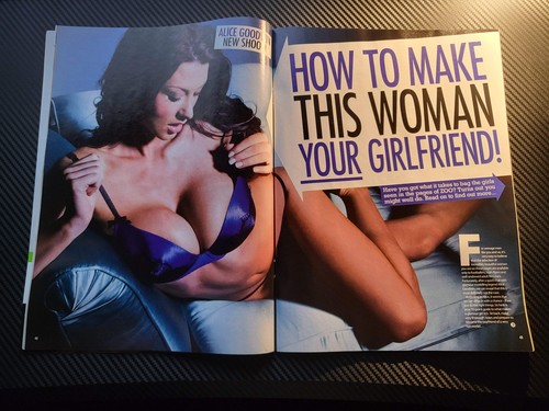Zoo Magazine 25 February 3 March 2011 (Rare)(957) Alice Goodwin POSTER - Picture 3 of 4