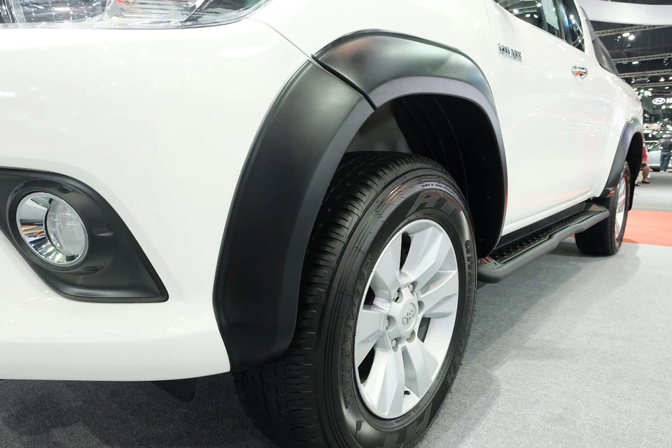 FENDER FLEARS ARCHES For TOYOTA HILUX REVO 4 DOORS 2015-16 M70 M80 OEM - Imagem 3 de 4