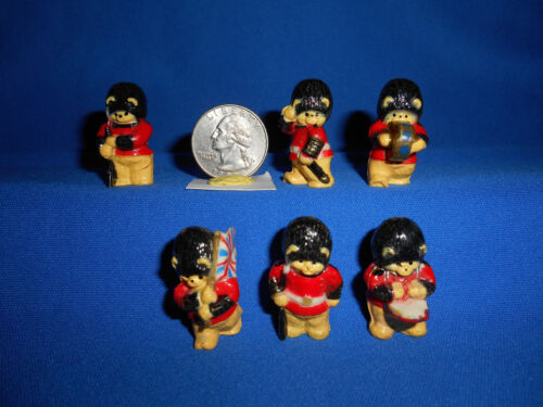 ROYAL GUARD TEDDY BEARS Set of 6 Mini Plastic FIGURINES Bearskin Cap Toy Figures - Picture 2 of 5