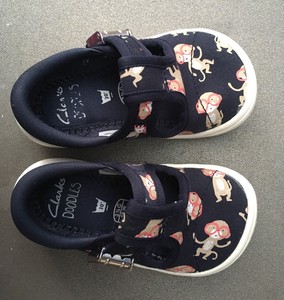 clarks collection women's propose band flats