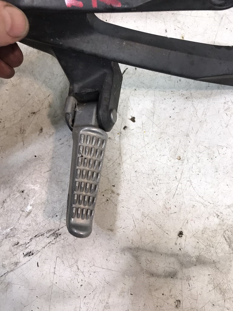 10 Kawasaki ZX1400 ZX 14 C Ninja Rear Back Right Foot Peg