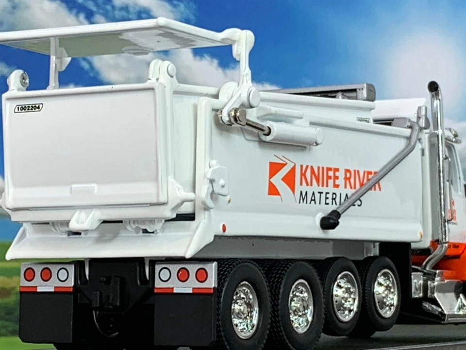 1/64 DCP KENWORTH T880 ROGUE DUMP AND TRANSFER TRAILER TT&C SHOW TRUCK - Image 3 of 4