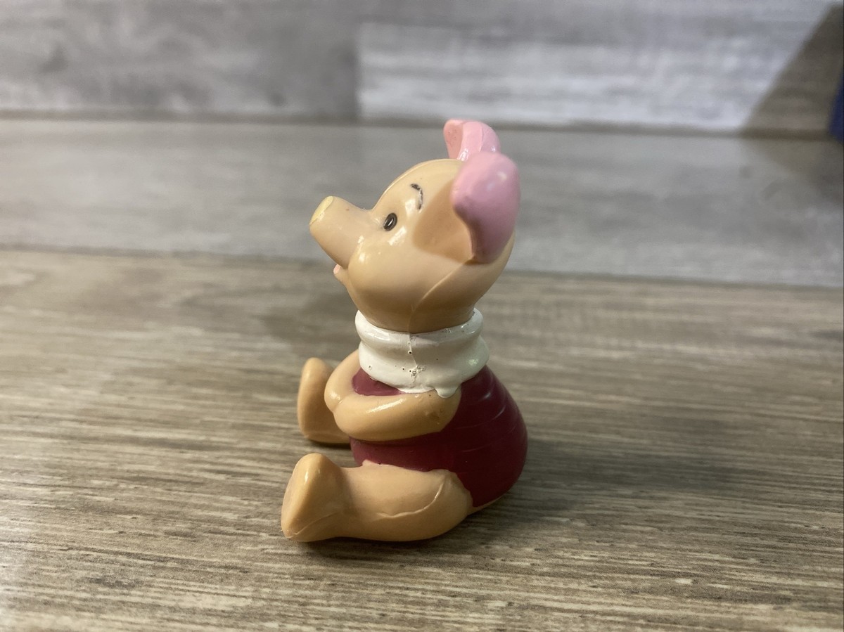 Vintage Winnie the Pooh Piglet PVC Mini Figure 2