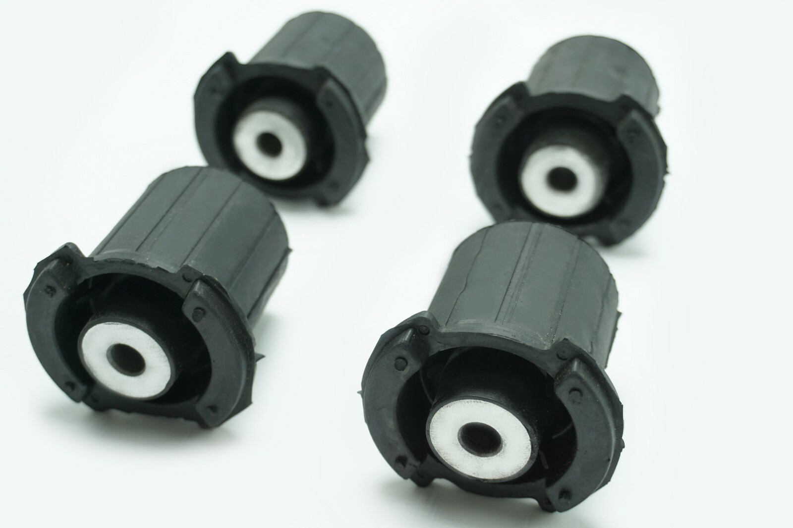 *** ROLLS-ROYCE PHANTOM - Front Suspension Upper Wishbone BUSHINGS: 2004-2018 **
