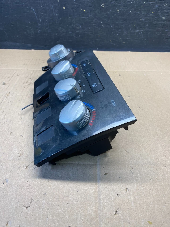 2010 to 2013 Toyota Tundra Climate Control Panel Radio Bezel L8947 PS Foto 2 de 4