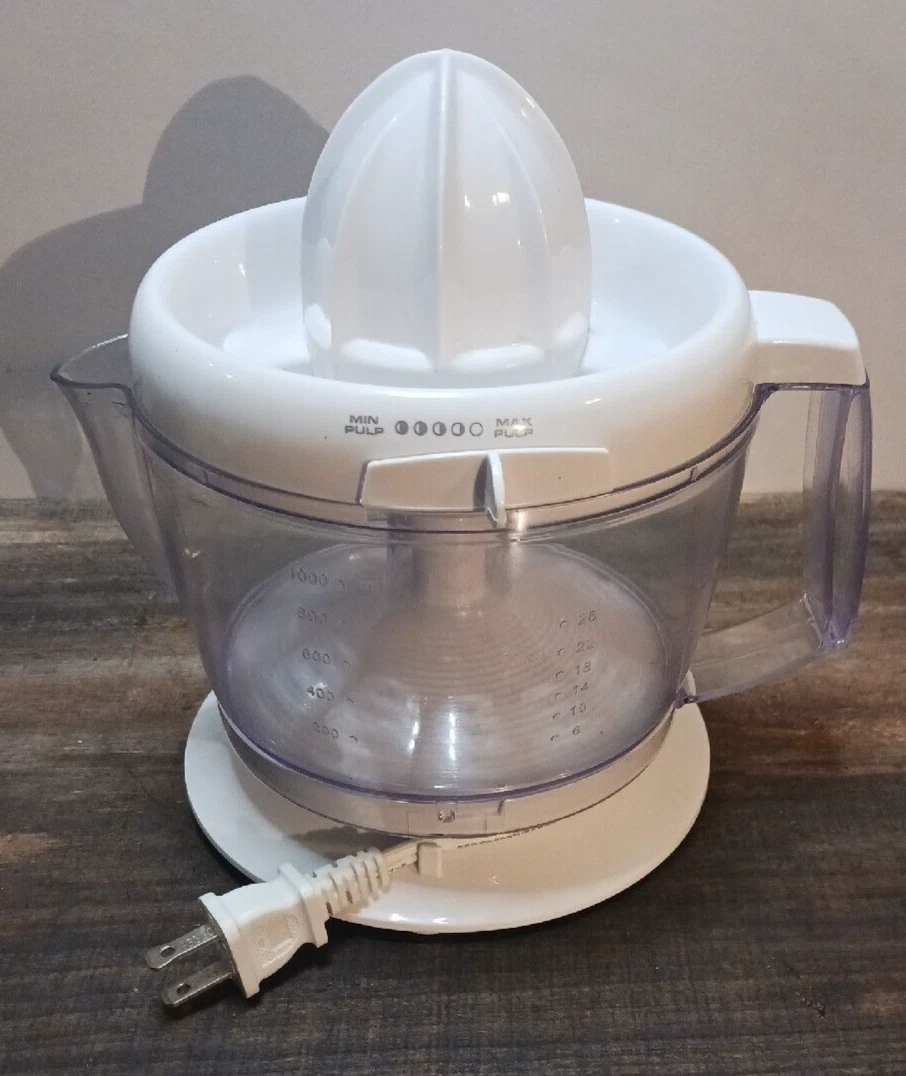 Black & Decker 32 oz. Citrus Juicer CJ600W Min/Max 2 Grinders Large &  Reguler