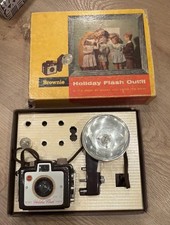 BROWNIE HOLIDAY FLASH OUTFIT CAMERA in ORIGINAL BOX KODAK NO. 183M vintage '60s