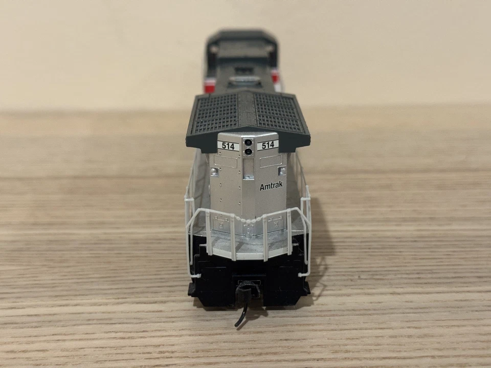 Walthers HO Scale Amtrak Dash 8-32BWH DCC Sound. Used. - Image 2 of 4