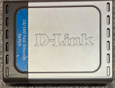 D-Link DSS-5+ 5-Port 10/100 Fast Ethernet Unmanaged Layer 2 Switch No Power Cord