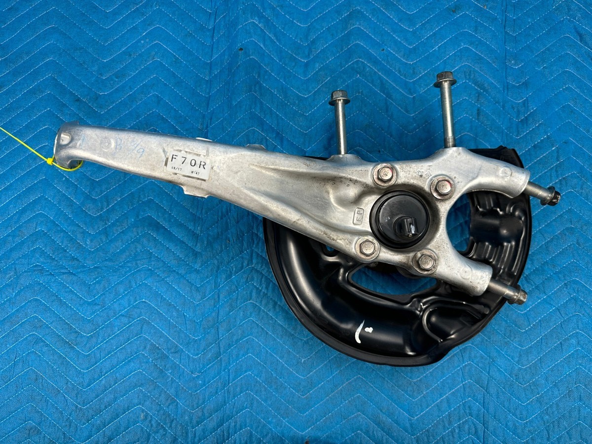 Lexus LS430 Front Passenger's Knuckle Spindle w/ Hub & Shield 117k