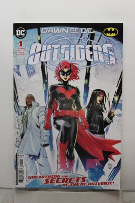OUTSIDERS #1A (2024) Batwoman, Jackson Lanzing, Robert Carey, Roger Cruz, DC