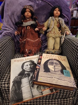 Vintage Indianer Porzellan Puppen 4x Konvolut mit 2 Vintage Büchern von 1994 