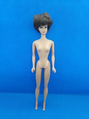 VINTAGE  BRUNETTE BUBBLECUT BARBIE DOLL -1963 -BIG BUBBLE HAIR -SMALL CORAL LIPS