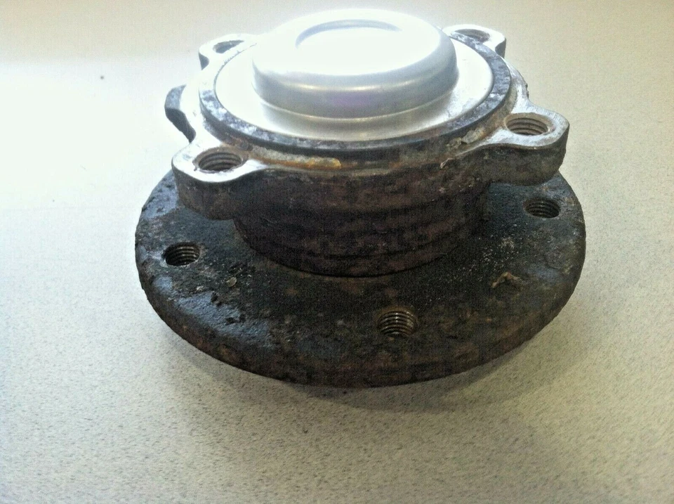 BMW 328i E90 2004-2012 ~ Cojinete de cubo de rueda delantera ~ 31216765157 Foto 2 de 4